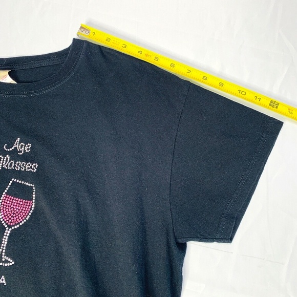 At My Age I Need Glasses Women's T-Shirt Size XL - Picture 4 of 6